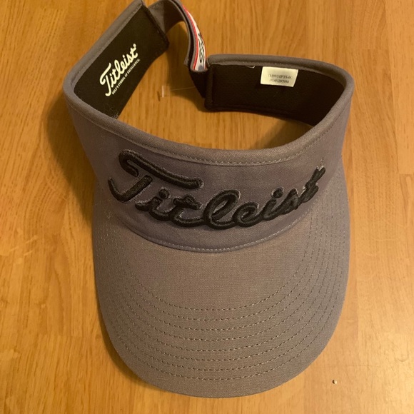 Titleist Tour Performance Visor NWOT
